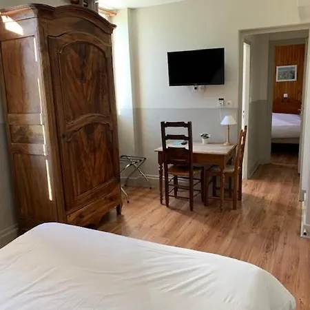 Au Sans Souci Hotel 2*