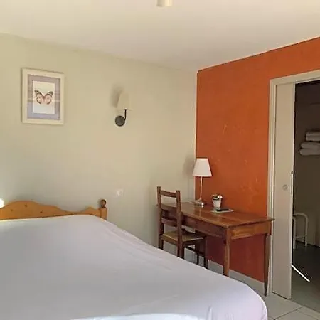 Au Sans Souci Hotel 2*